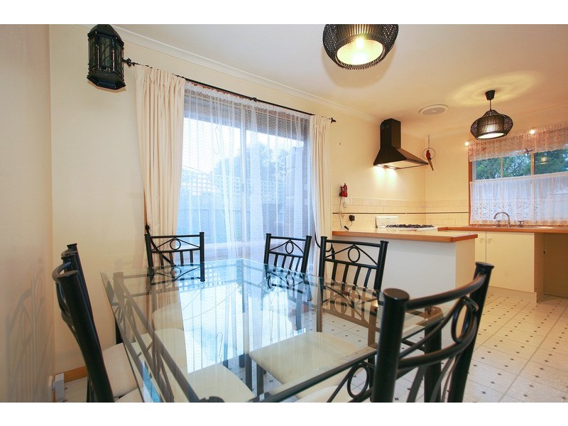 2 Megan Close, Cranbourne West VIC 3977