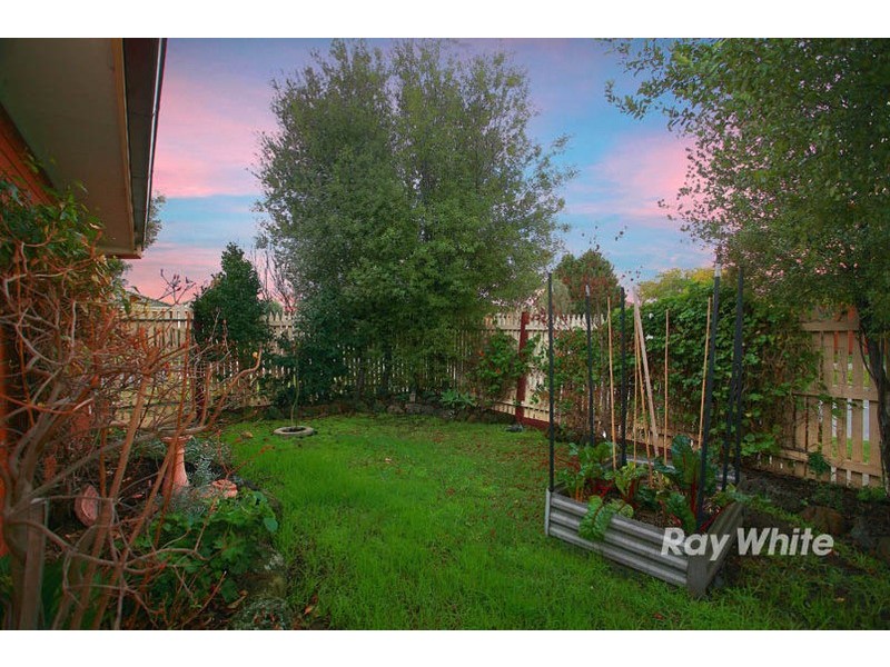 2 Megan Close, Cranbourne West VIC 3977