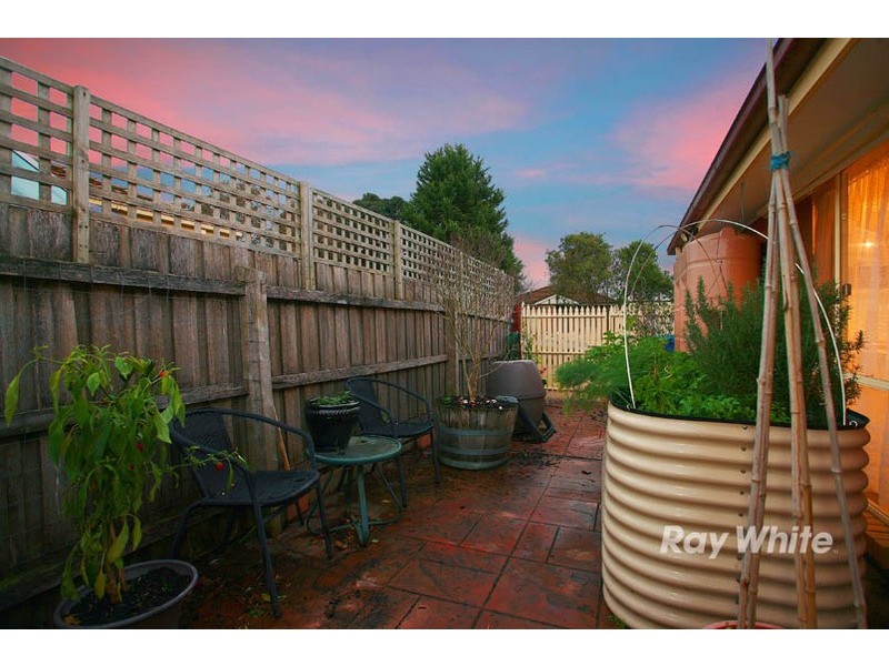 2 Megan Close, Cranbourne West VIC 3977