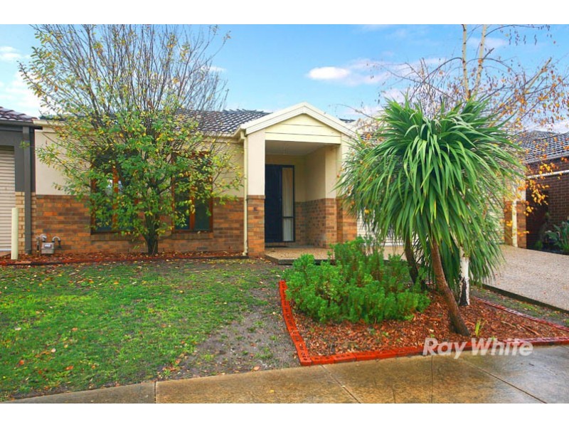 9 Sunbird Avenue, Cranbourne VIC 3977