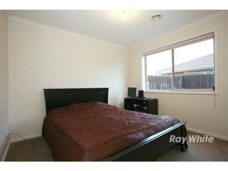 9 Sunbird Avenue, Cranbourne VIC 3977