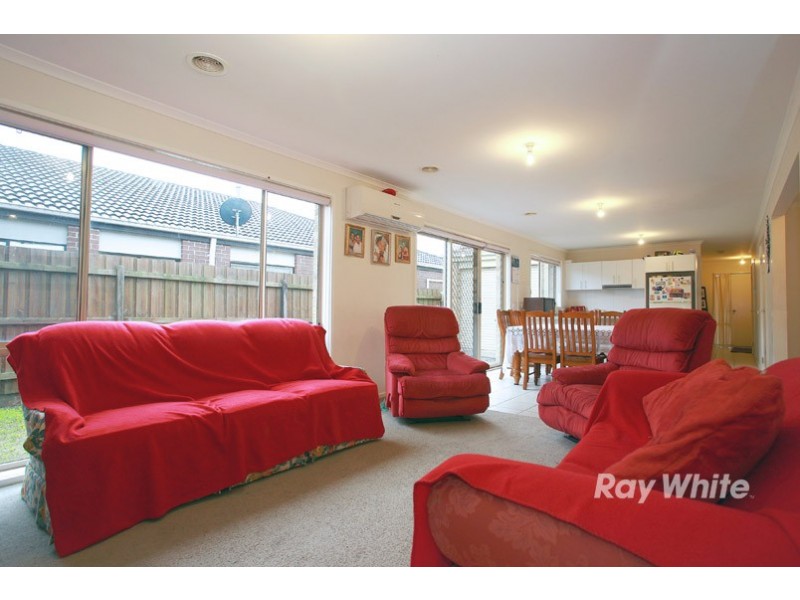 9 Sunbird Avenue, Cranbourne VIC 3977