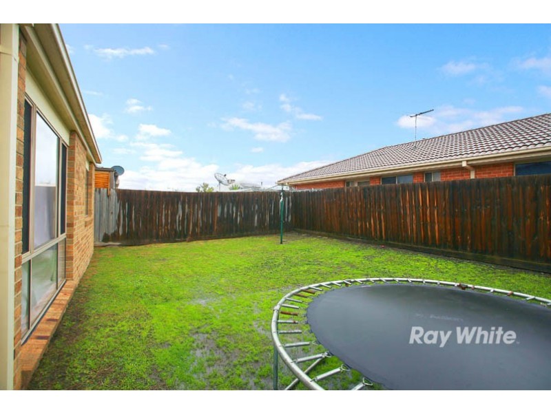 9 Sunbird Avenue, Cranbourne VIC 3977