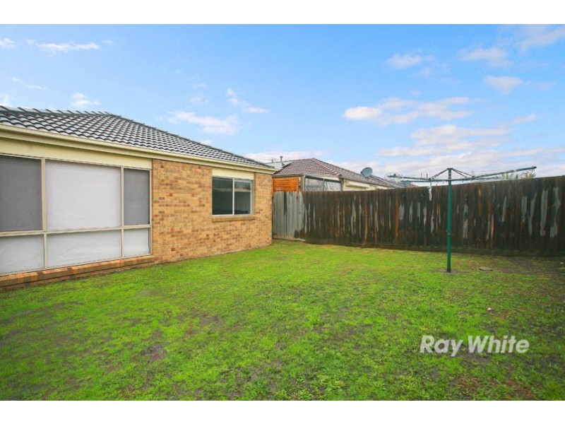 9 Sunbird Avenue, Cranbourne VIC 3977