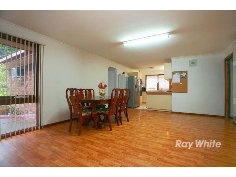 17 Courtenay Avenue, Cranbourne North VIC 3977