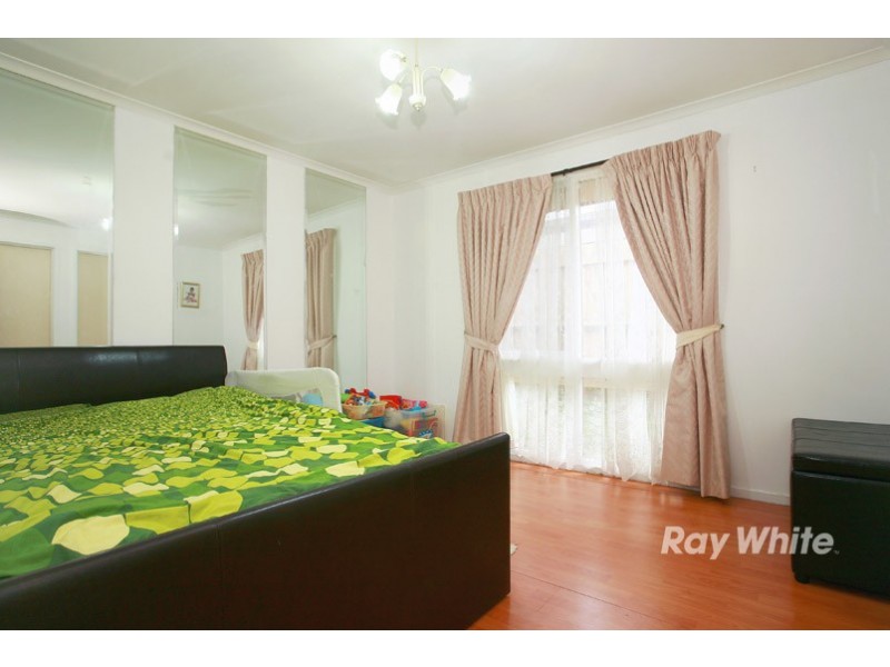 17 Courtenay Avenue, Cranbourne North VIC 3977