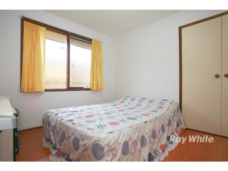 17 Courtenay Avenue, Cranbourne North VIC 3977