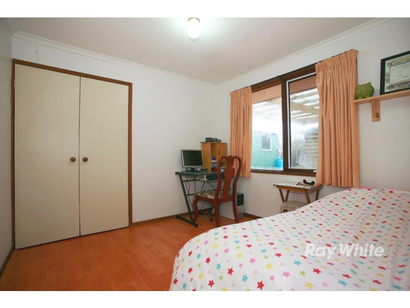 17 Courtenay Avenue, Cranbourne North VIC 3977