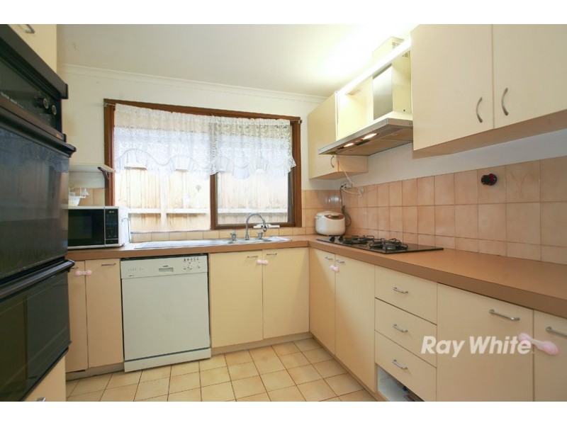 17 Courtenay Avenue, Cranbourne North VIC 3977