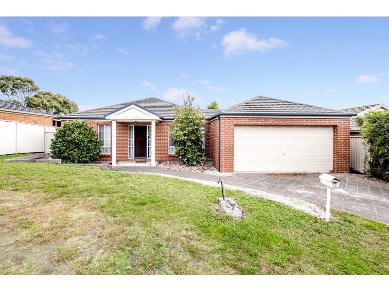 12 Cardiff Grove, Cranbourne VIC 3977