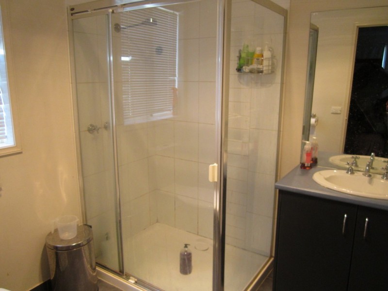 12 Cardiff Grove, Cranbourne VIC 3977