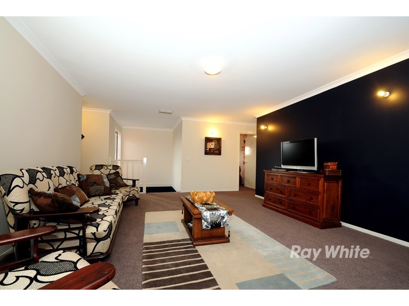 21 Paso Grove, Clyde North VIC 3978