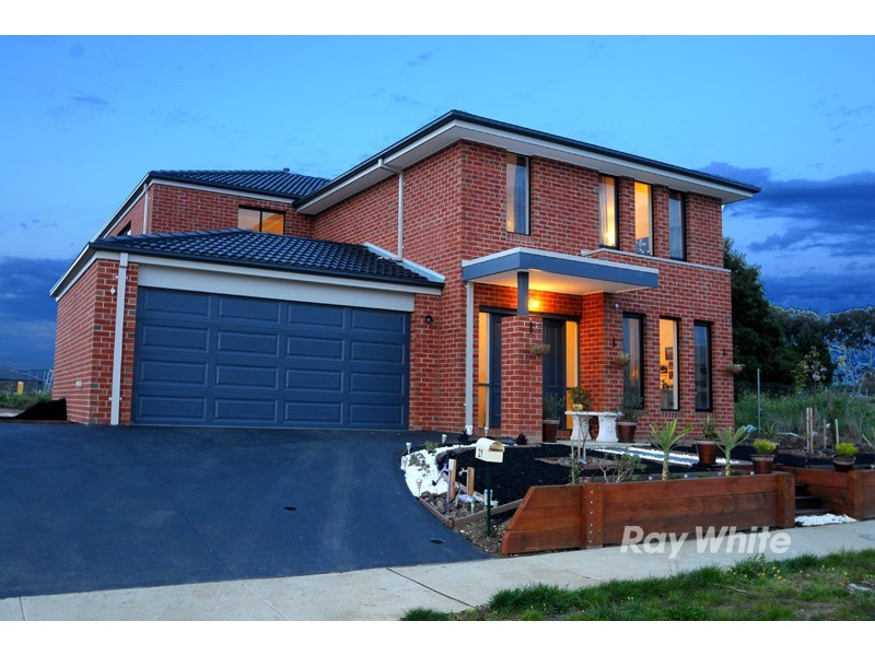 21 Paso Grove, Clyde North VIC 3978