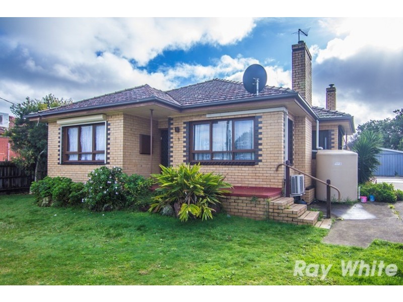 9 Duff Street, Cranbourne VIC 3977