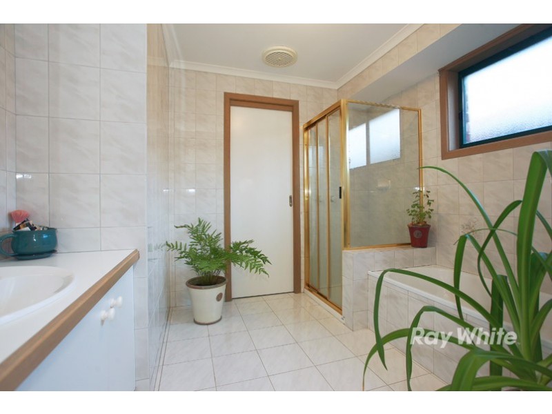 1/103 Courtenay Avenue, Cranbourne North VIC 3977