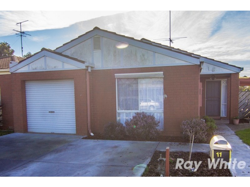 11 Orlit Close, Cranbourne VIC 3977