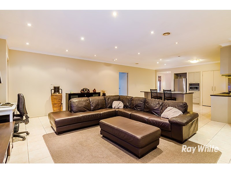 54 Clifton Park Drive, Carrum Downs VIC 3201