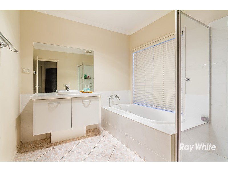 54 Clifton Park Drive, Carrum Downs VIC 3201