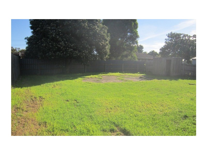 9 Fairbairn Road, Cranbourne VIC 3977