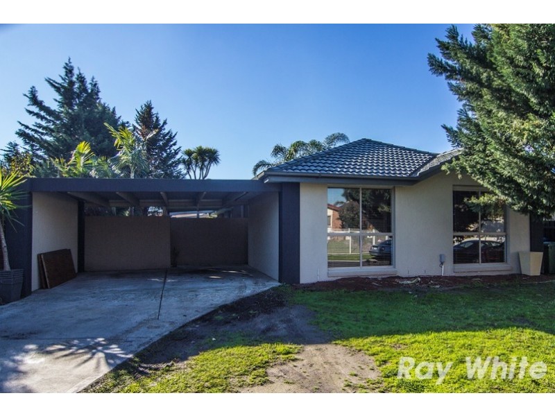 3 Frances Crescent, Cranbourne North VIC 3977