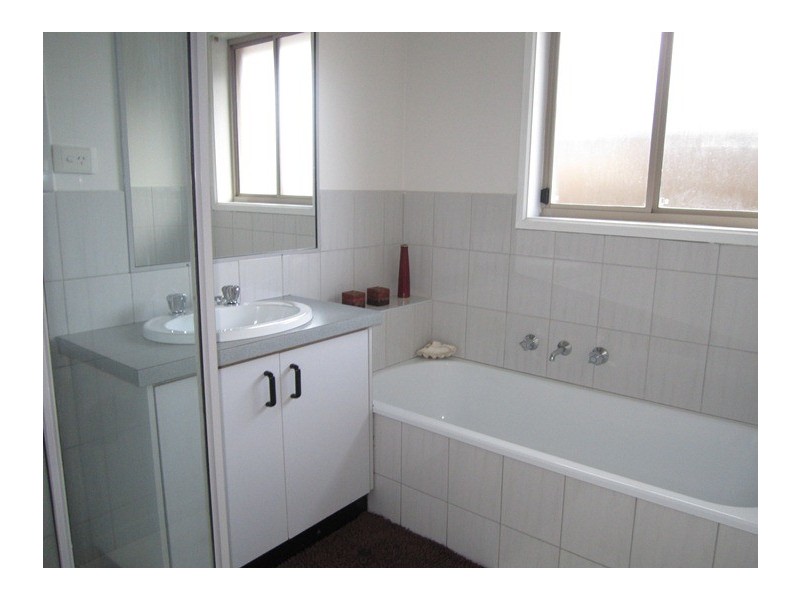 3 Frances Crescent, Cranbourne North VIC 3977