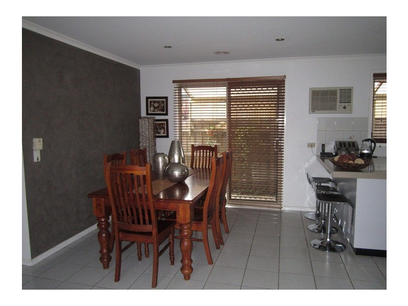 3 Frances Crescent, Cranbourne North VIC 3977