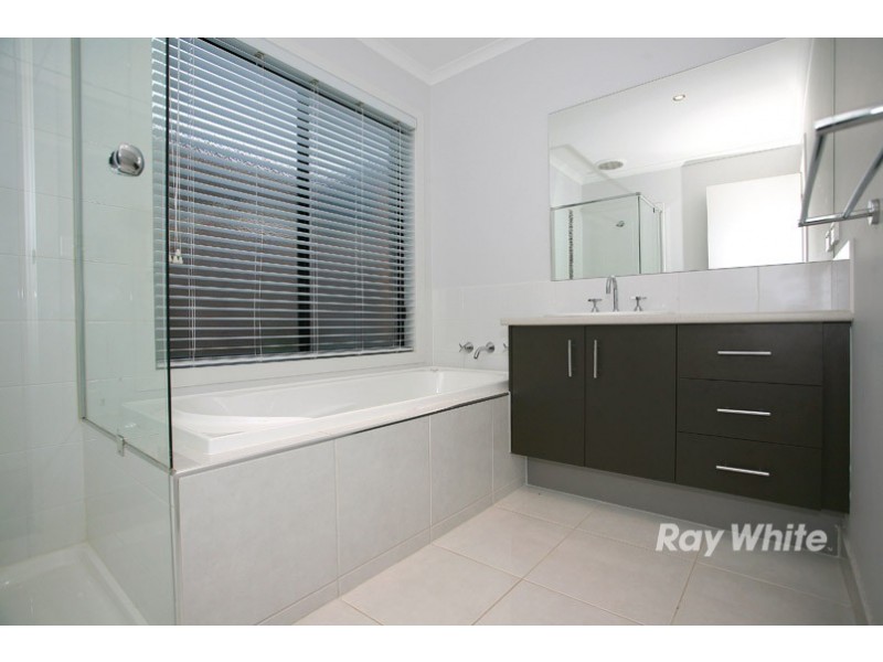 8 Lamada Street, Lyndhurst VIC 3975