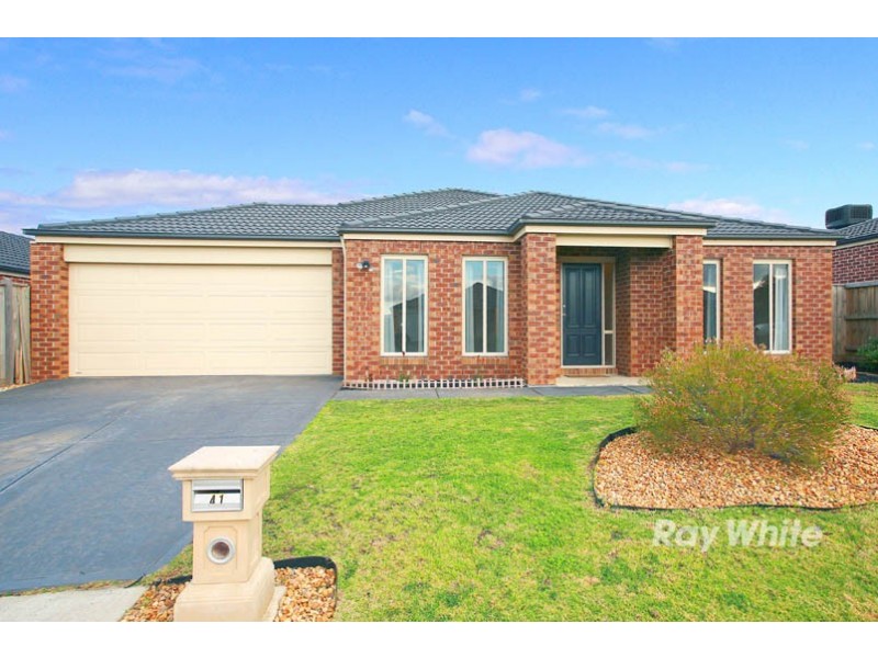41 Thunderbolt Drive, Cranbourne East VIC 3977