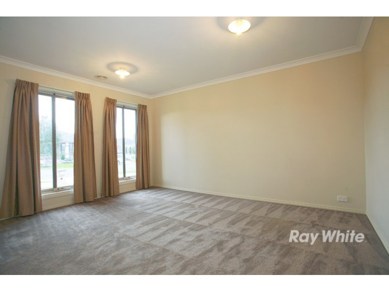 41 Thunderbolt Drive, Cranbourne East VIC 3977