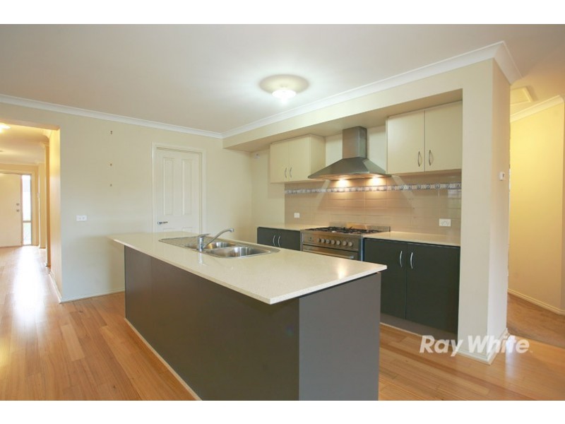 41 Thunderbolt Drive, Cranbourne East VIC 3977