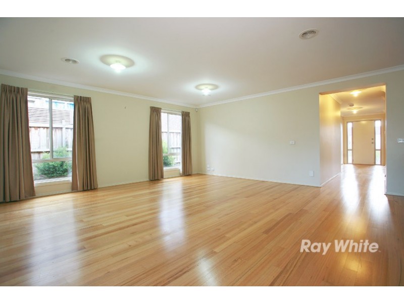 41 Thunderbolt Drive, Cranbourne East VIC 3977