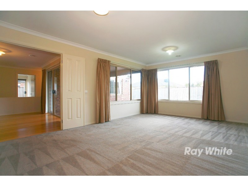 41 Thunderbolt Drive, Cranbourne East VIC 3977