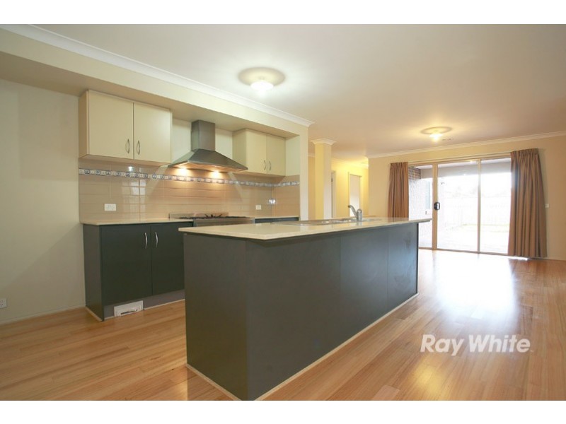 41 Thunderbolt Drive, Cranbourne East VIC 3977