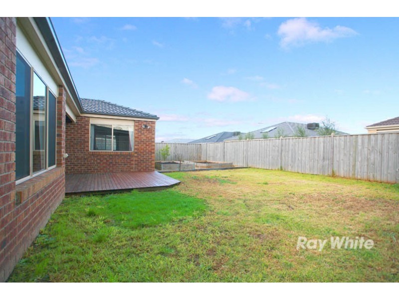 41 Thunderbolt Drive, Cranbourne East VIC 3977