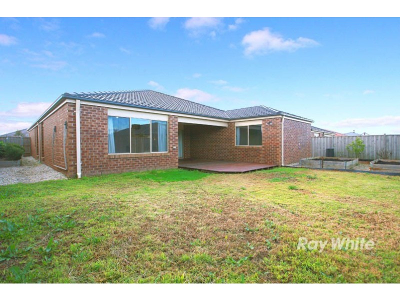 41 Thunderbolt Drive, Cranbourne East VIC 3977