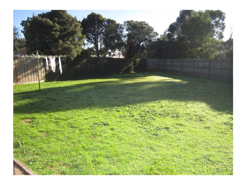 18 Marsden Court, Cranbourne North VIC 3977