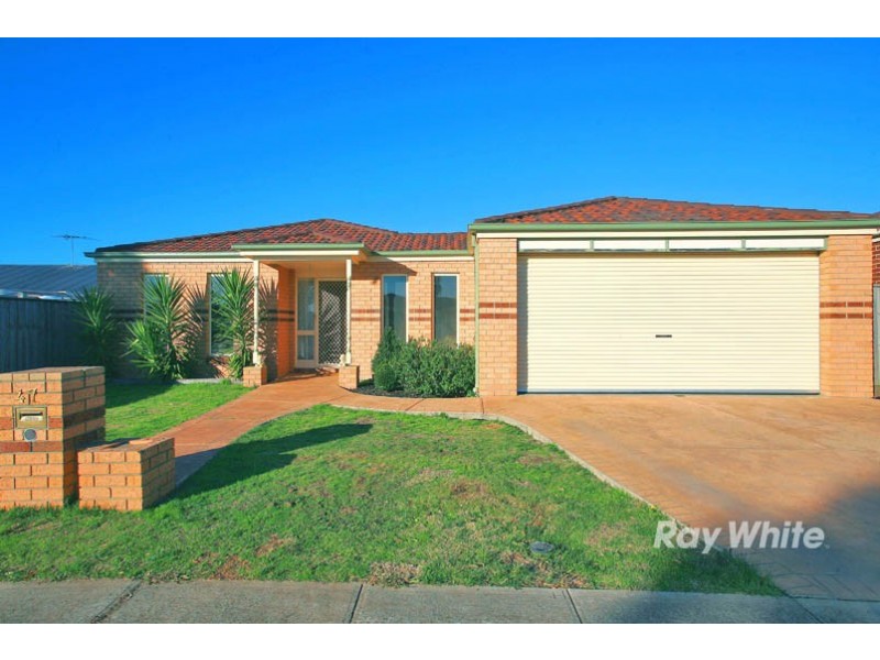 47 Majestic Boulevard, Cranbourne VIC 3977
