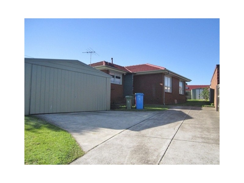64 Wallace Road, Cranbourne VIC 3977