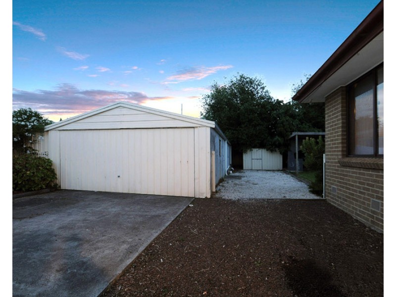 42 Mansfield Street, Berwick VIC 3806