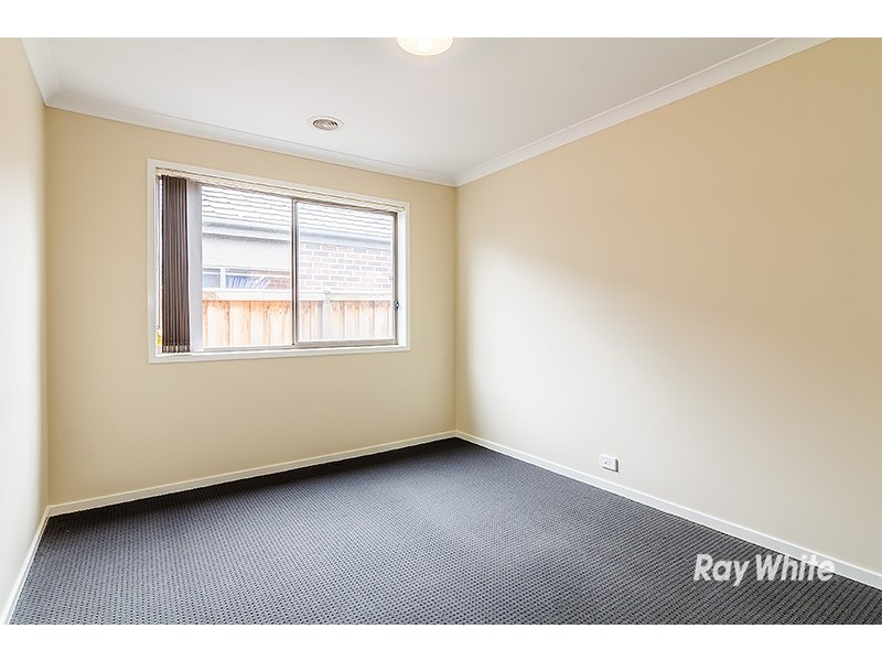 10 Quarters Boulevard, Cranbourne West VIC 3977