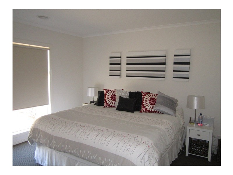 17 Stocks Drive, Cranbourne West VIC 3977