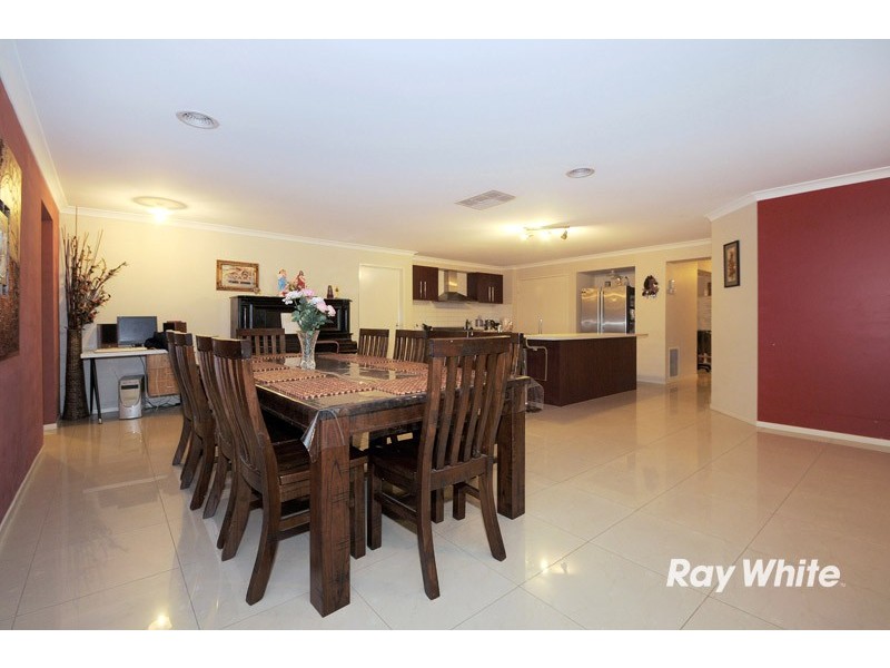 10 Yellowbox Crescent, Lyndhurst VIC 3975