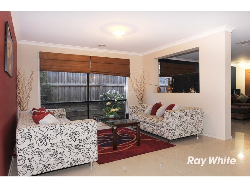 10 Yellowbox Crescent, Lyndhurst VIC 3975