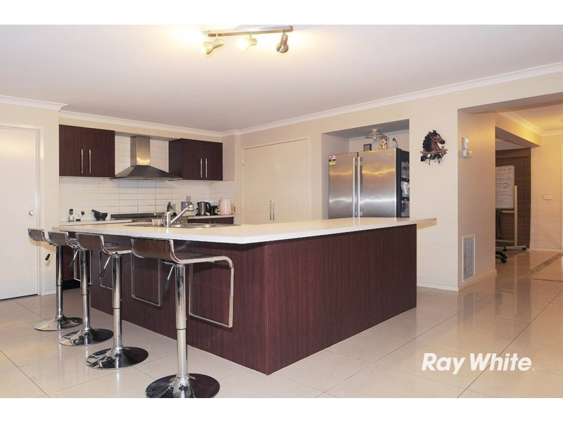 10 Yellowbox Crescent, Lyndhurst VIC 3975