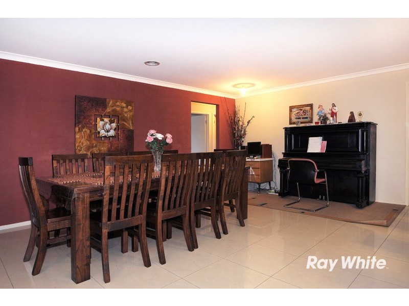 10 Yellowbox Crescent, Lyndhurst VIC 3975