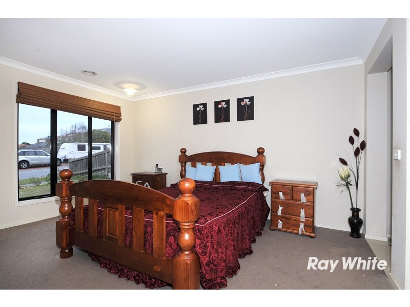 10 Yellowbox Crescent, Lyndhurst VIC 3975