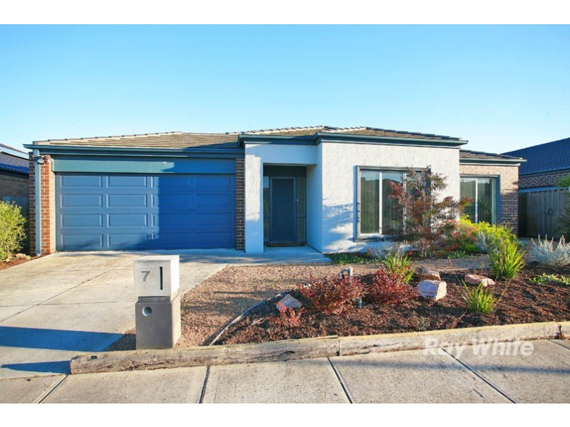 7 Alpine Heath Way, Lyndhurst VIC 3975