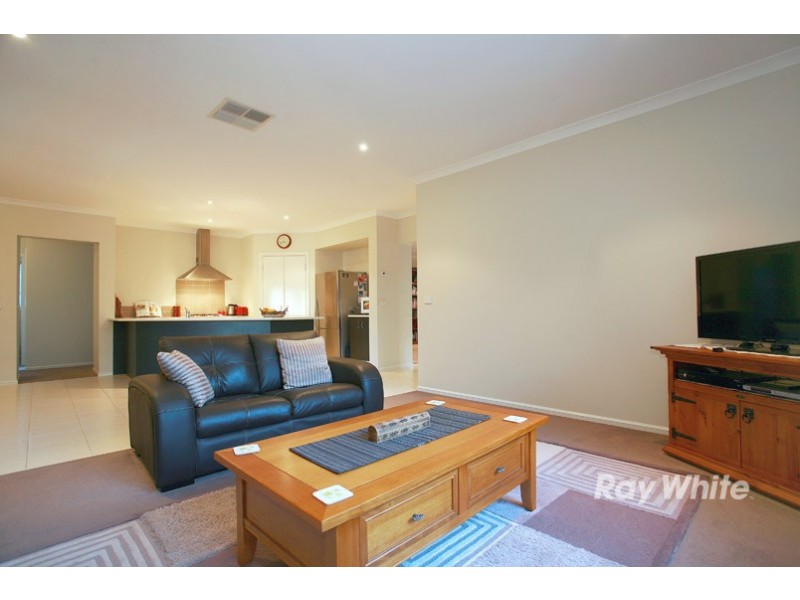 7 Alpine Heath Way, Lyndhurst VIC 3975