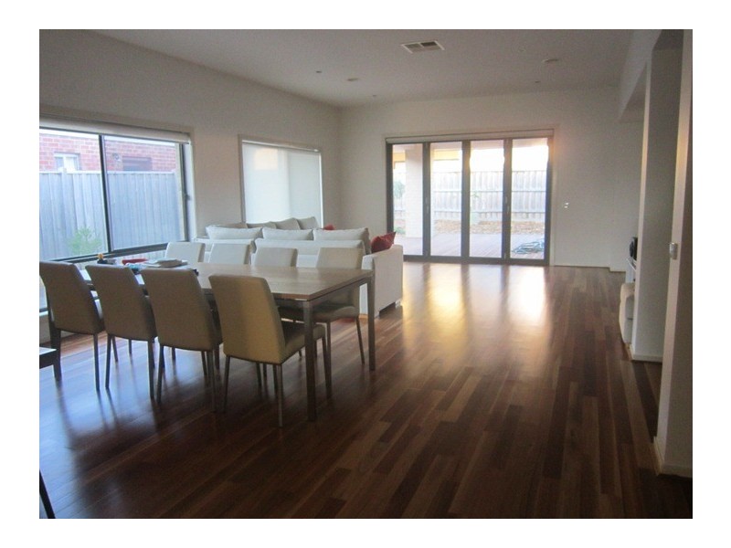 29 Mannavue Boulevard, Cranbourne North VIC 3977