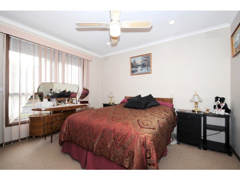 2 Phillip Court, Cranbourne North VIC 3977